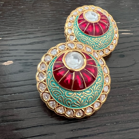 Kundan oversized studs excellent quality - Picture 7 of 7